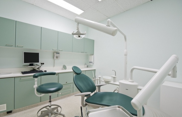 Mik lehetnek a fogbeültetés kihívásai?