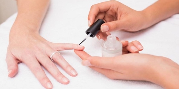 Műköröm vagy inkább géllak? Melyiket válaszd?