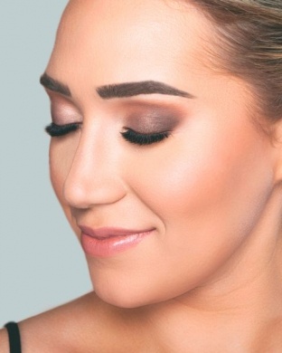 Mutatós őszi smink kétféle variációban – ragyogj a hétköznapokon és a különleges eseményeken is!