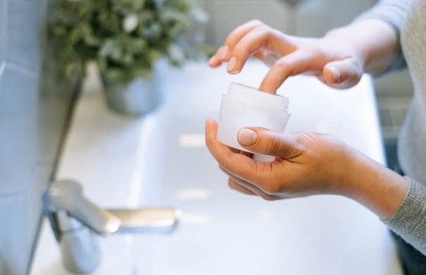 Melyiket használd bőrápolásra? Az arczselét vagy az arckrémet?