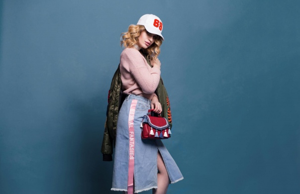 Az élénk színek és a merész vonalak eredménye az egyediség