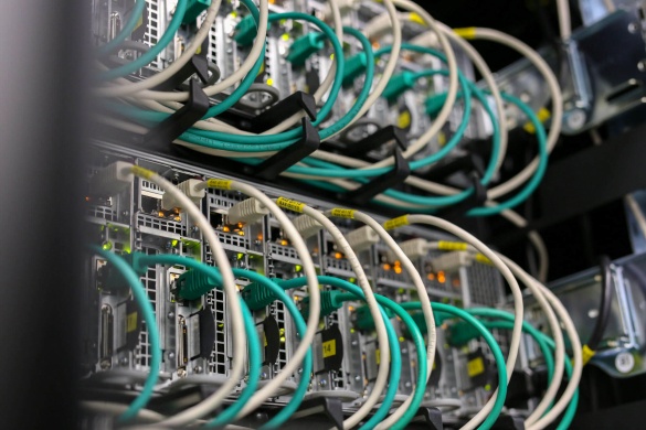 Mi a különbség a privát és a hibrid felhő között?