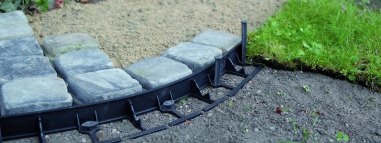 Így történik az ágyásszegély kialakítása és formázása