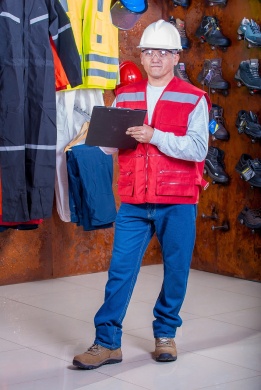 A munkavédelem egyik legfontosabb eszköze: a védőszemüveg