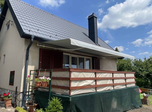 Védekezzen a nap ellen, válassza az Ön számára legelőnyösebb kültéri árnyékolót!