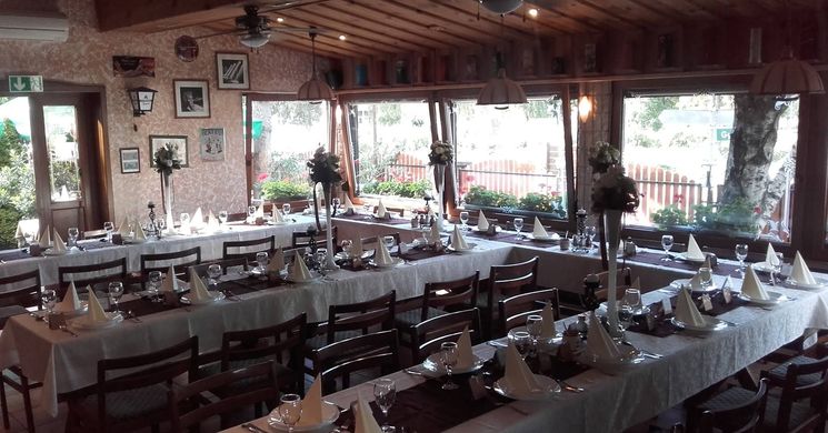 Sarokház Étterem Győrújbarát