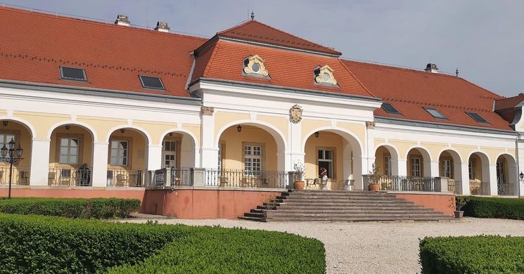 Teleki-Wattay Kastélyszálló