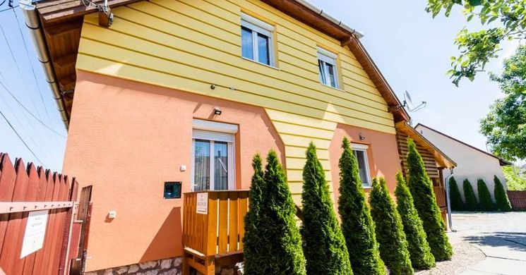 Almafa Apartmanház Eger