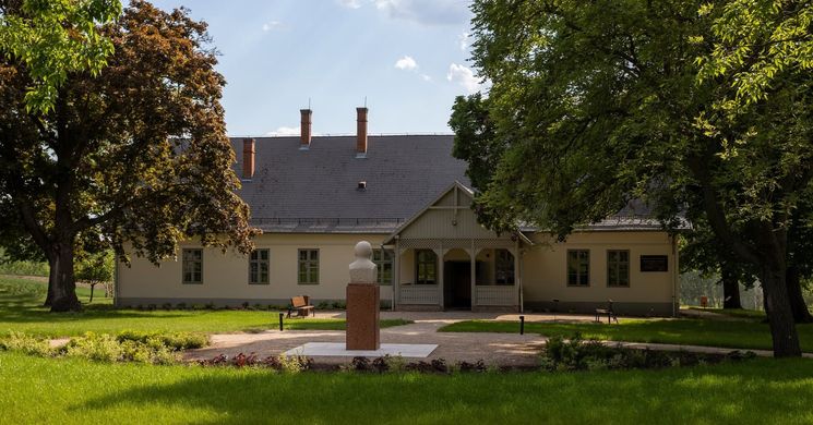 Vörösmarty Mihály Emlékház Kápolnásnyék