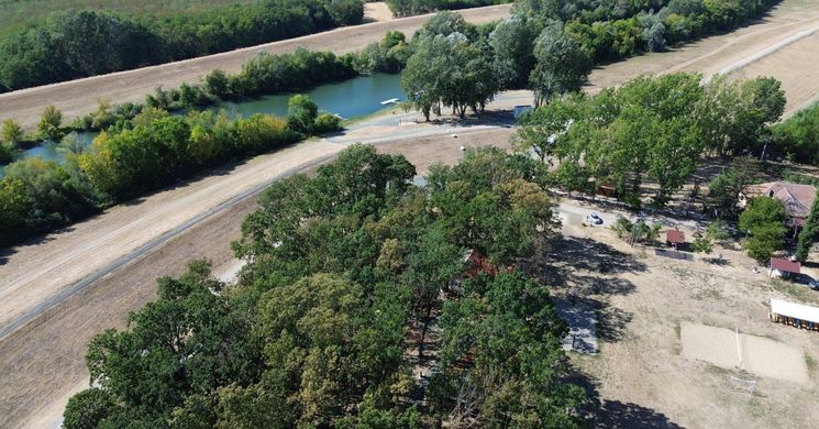 Várhelyi Ifjúsági Tábor és Szabadidő Központ