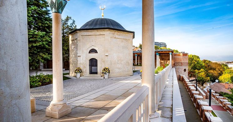 Gül Baba Türbéje