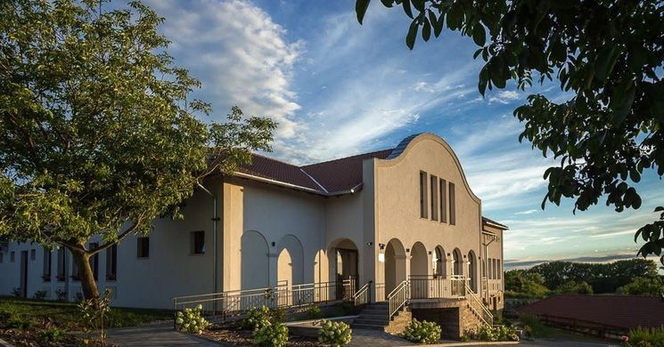 Rádhé Resort & Syám Meditációs és Rendezvényközpont Somogyvámos