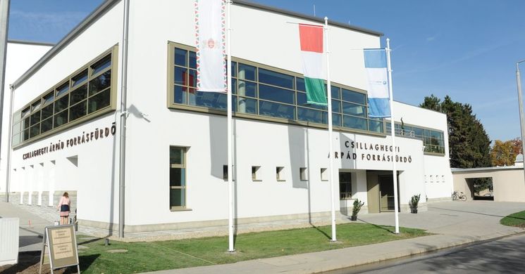  Csillaghegyi Árpád Forrásfürdő és Székely Éva Uszoda Budapest