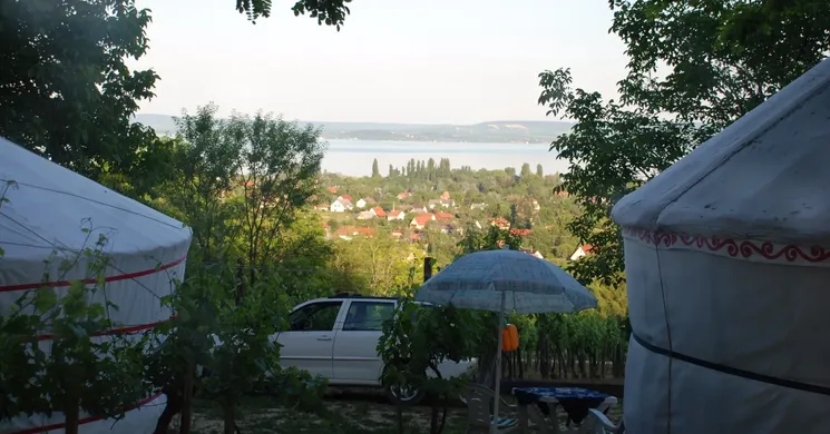 Panoráma Jurta Hotel Ábrahámhegy