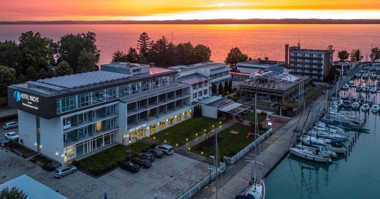 Hotel Yacht**** Wellness & Business Siófok