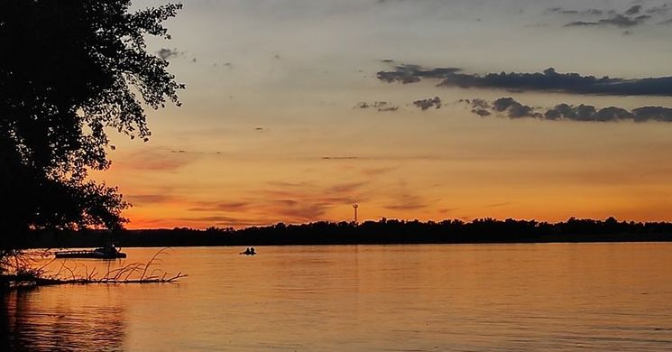 Csónakház Lábatlan