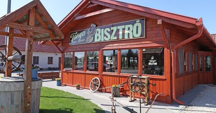 Tanya Bisztró Dunapataj