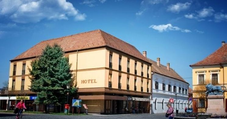 Hotel Oroszlán** Szigetvár