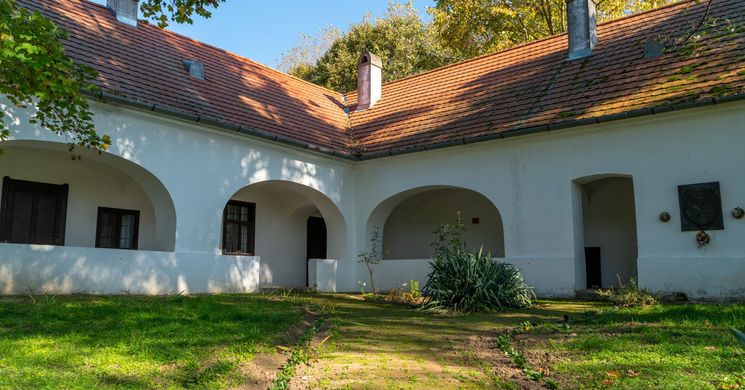 Noszlopy-kúria Újvárfalva