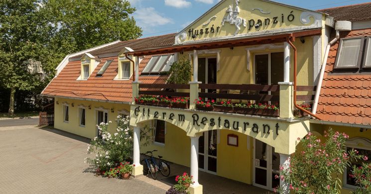 Huszár Panzió és Étterem Sárospatak