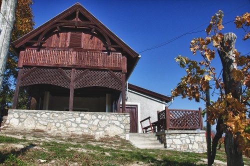 Péringer Pince és Nyaralóház Balatoncsicsó