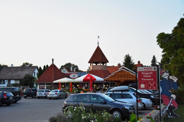 Huszár Vendéglő Örvényes