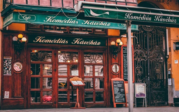 Komédiás Kávéház Budapest