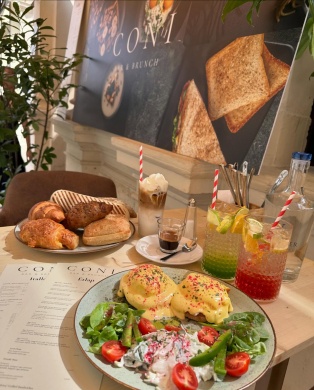 CONI Bar & Brunch Budapest