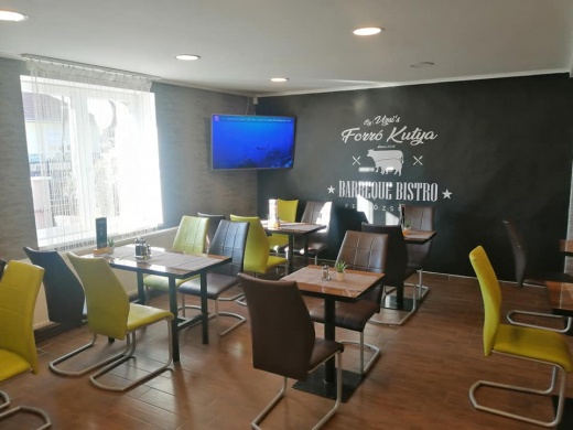 Forró Kutya Barbeque Bistro