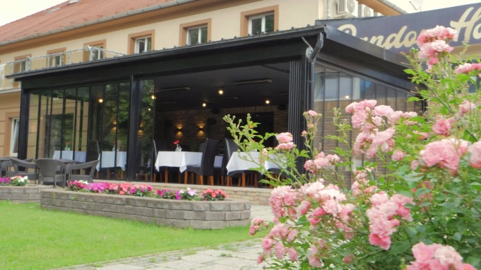 Random House Bistro Mende