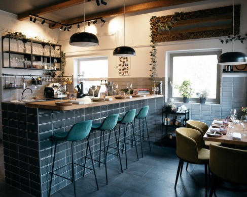 Csopaki Resti by Laurel