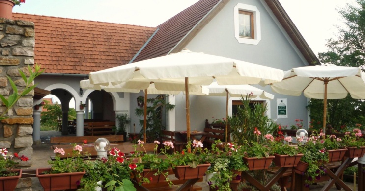 Mákvirág Borház Vendéglő - Kál-Vin Pincészet