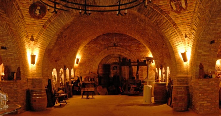 Széchenyi Pince Bor és Rendezvényház