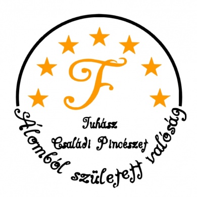 Juhász Családi Pincészet  Hollókő