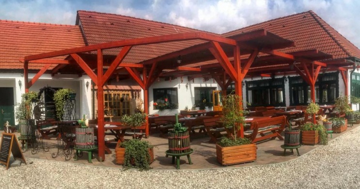 Platán Csárda és Panzió