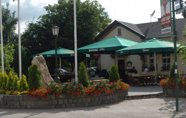 Bakterház Pizzéria