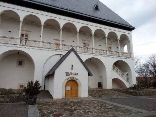 Kőtár Étterem Nyírbátor