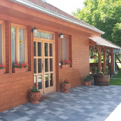 Kemencés Falusi Vendégasztal Bő