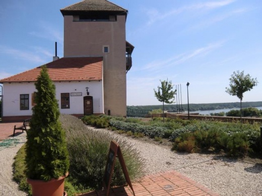 Vár Étterem Dunaföldvár