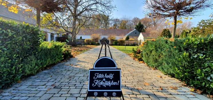 Kiskastély Vendéglő és Presszó Bóly