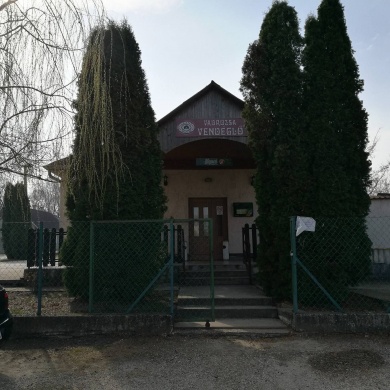 Vadrózsa Vendéglő Csősz