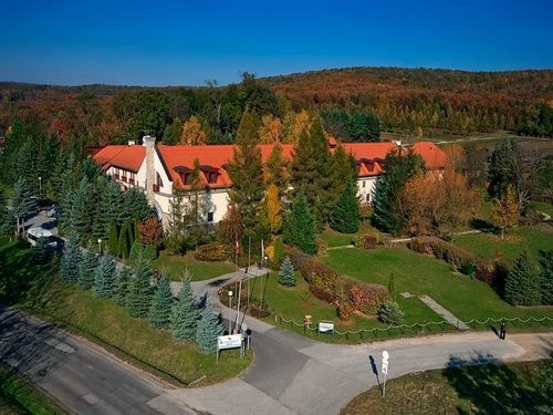 Szarvaskút Hotel**** Zirc