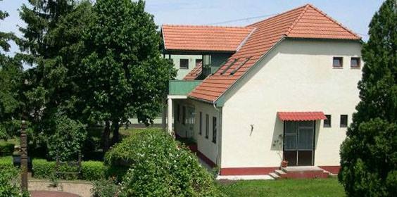 Dr. Papp József Művelődési Ház és Könyvtár Tiszacsege