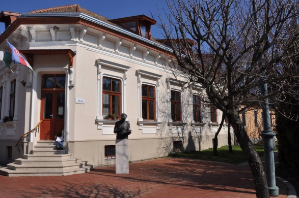 Városi Könyvtár Nagymaros