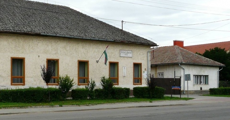 Fegyverneki Művelődési Ház és Könyvtár