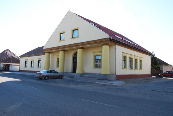 Művelődési Ház és Könyvtár Tápiószentmárton