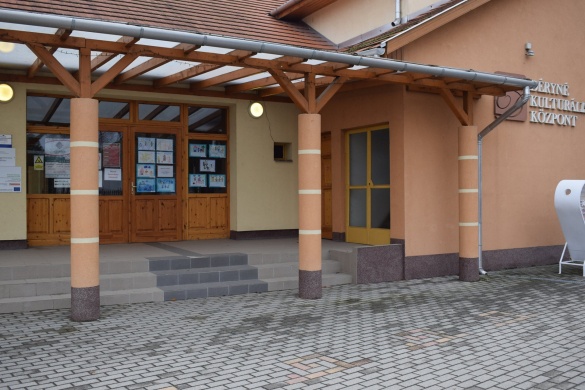 Déryné Művelődési Ház és Könyvtár Üllés