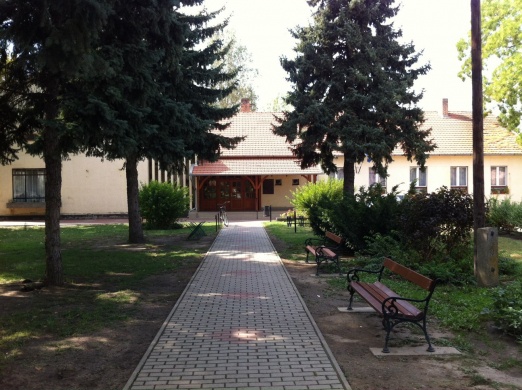 Faluház és Könyvtár Baks