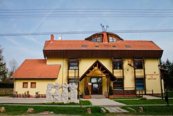 Művelődési Ház és Könyvtár Gencsapáti