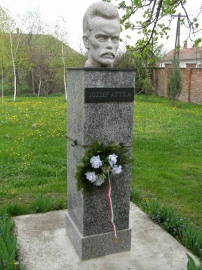 József Attila Emlékház és Helytörténeti Gyűjtemény Öcsöd